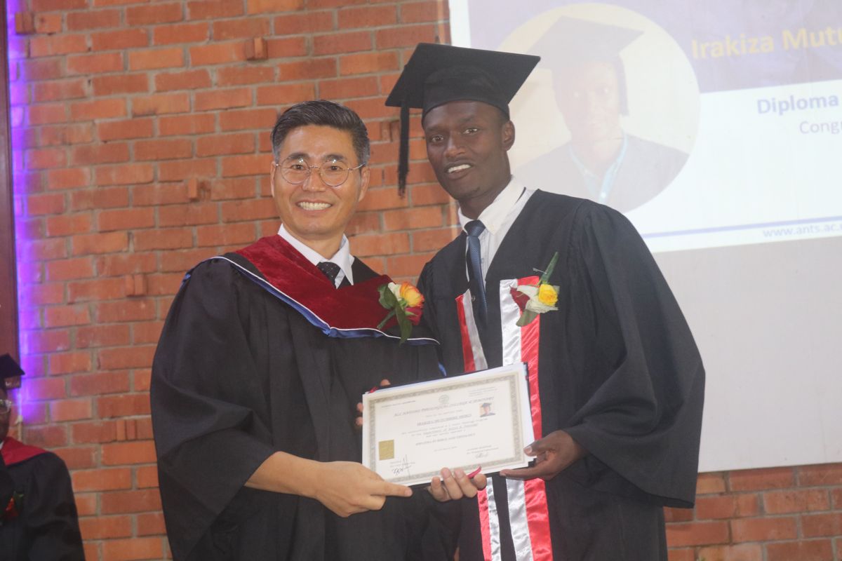 ANTS Celebrates the Graduation of 18 Students at the 30th Graduation Ceremony